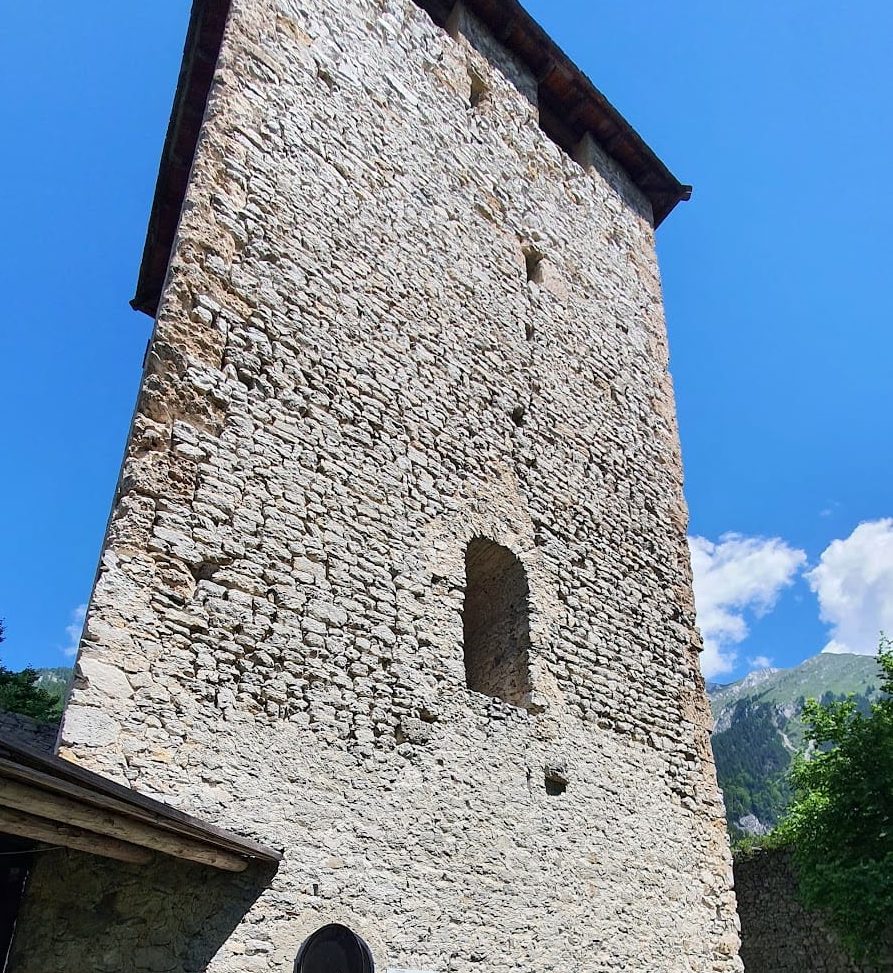 Khünburg Castle Ruin: A Romanesque Rock Castle in Austria 2 Burgruine Khünburg