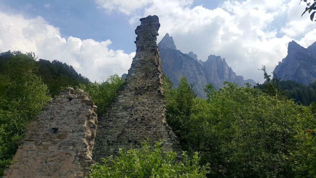 Salegg Castle: A Medieval Hill Castle in South Tyrol, Italy 3 Salegg Castle