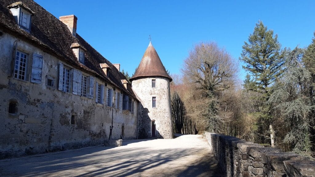 Château de Peyras: A Medieval Fortress in Roumazières-Loubert, France 1 Château de Peyras