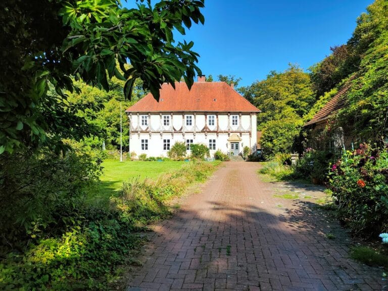 Wasserburg Hopen: A Historic Moated Castle in Lohne, Germany