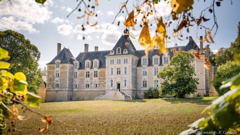 Château de Marcilly-sur-Maulne: A Historic French Estate