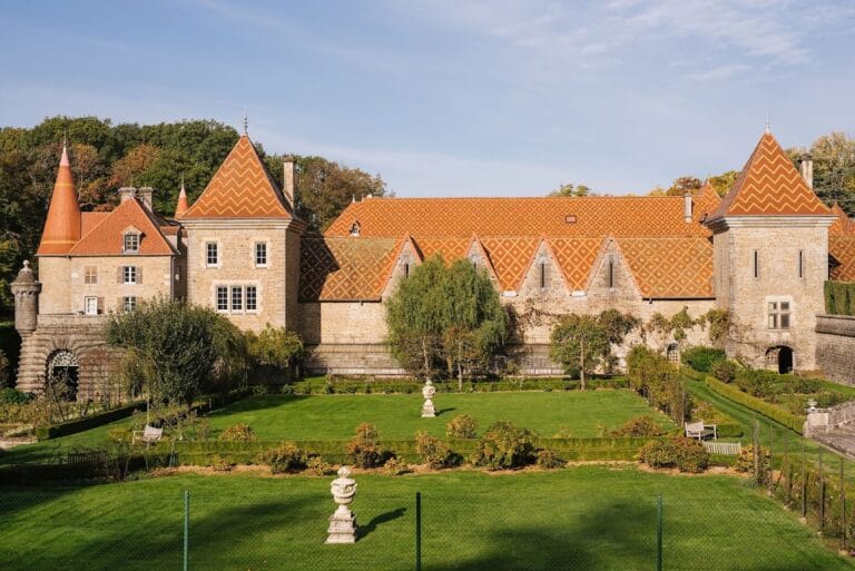 Château de Bournel: A Historic Estate in Cubry, France
