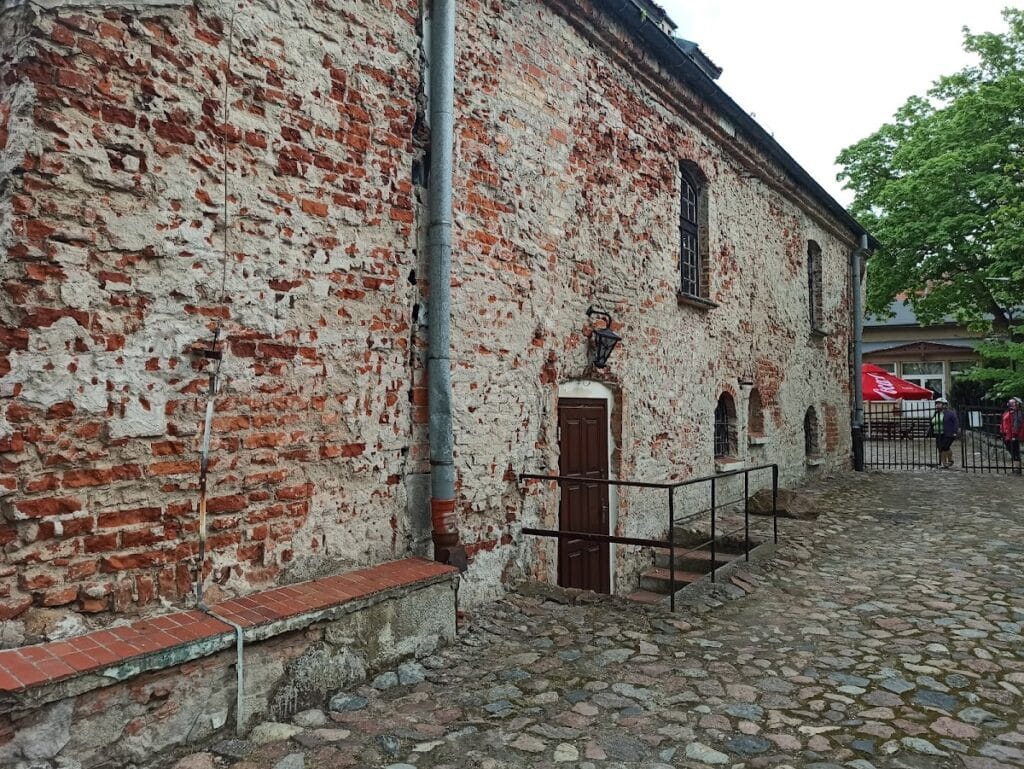 Joannites' Castle in Skarszewy: A Gothic Medieval Stronghold 3 Castle joannitów Skarszewach