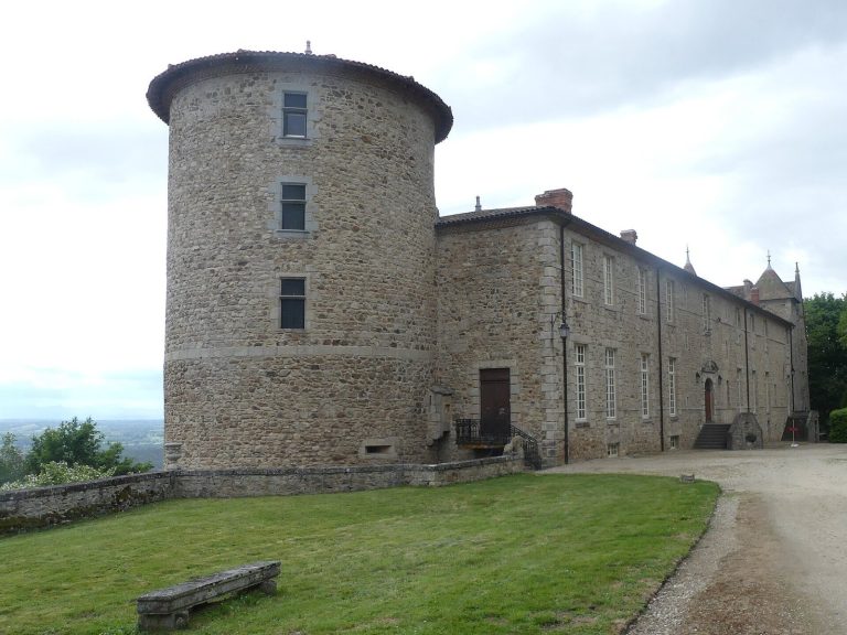 Château de Vollore: A Historic Stronghold in France