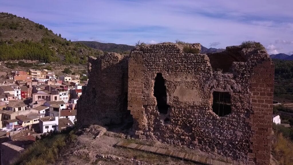 Castellnovo Castle: A Medieval and Renaissance Fortress in Spain 3 Castellnovo Castle