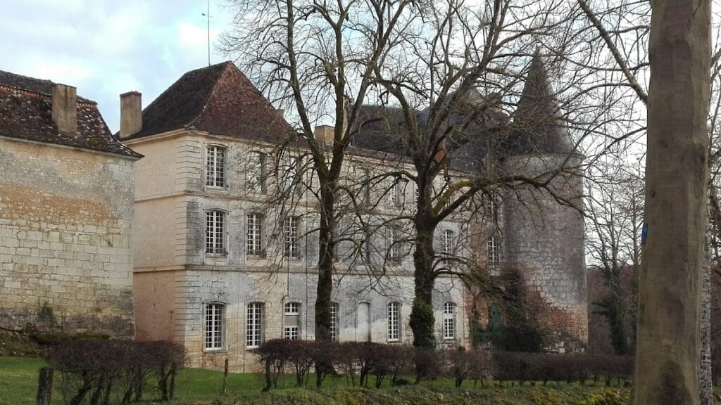 Château de Montastruc: A Medieval Castle in France 2 Château de Montastruc