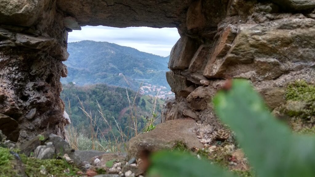 Castello di Moneta: A Historic Fortress in Carrara, Italy 10 Castello di Moneta