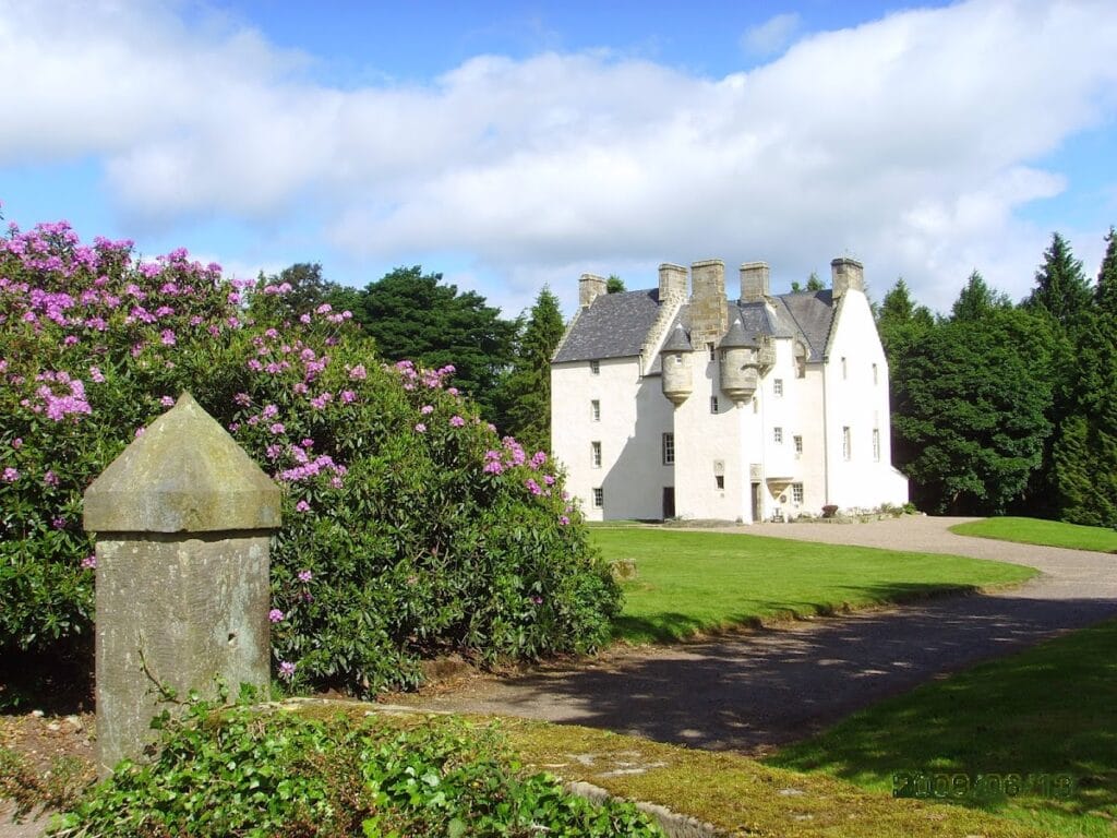Tullibole Castle: A Historic Scottish Laird's House Near Crook of Devon 6 Tullibole Castle