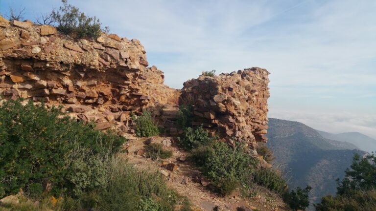 Uixó Castle: A Historic Fortress in Vall de Uixó, Spain
