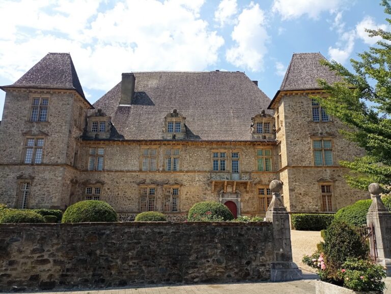 Château de Maÿtie: A Historic Castle in Mauléon-Licharre, France