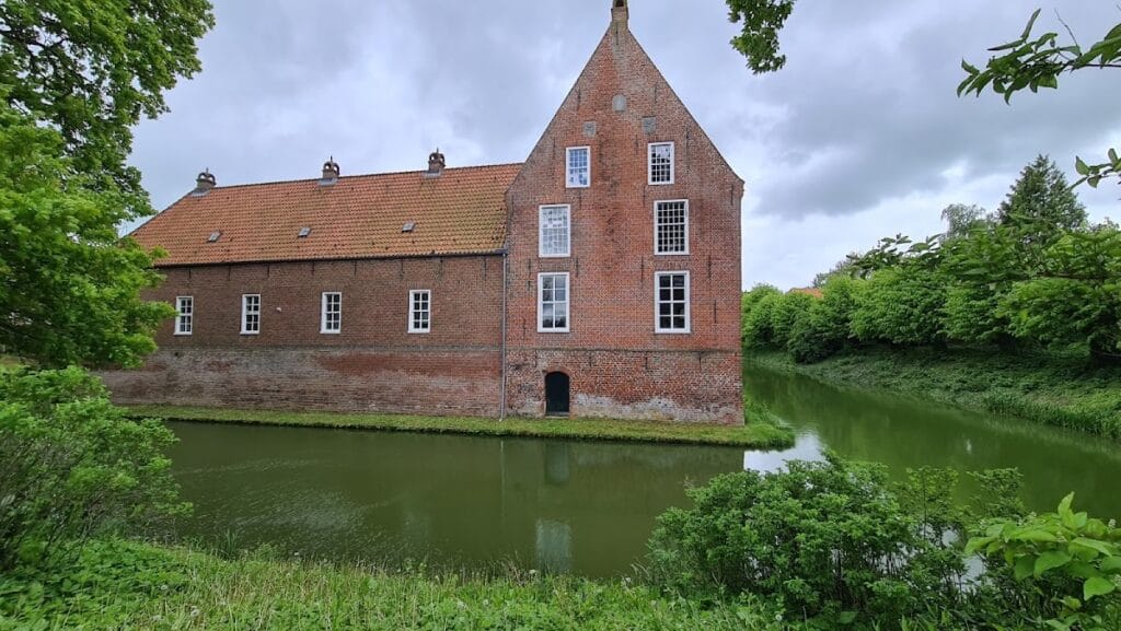 Burg Hinta: A Former Chieftain’s Seat in Germany 1 Burg Hinta