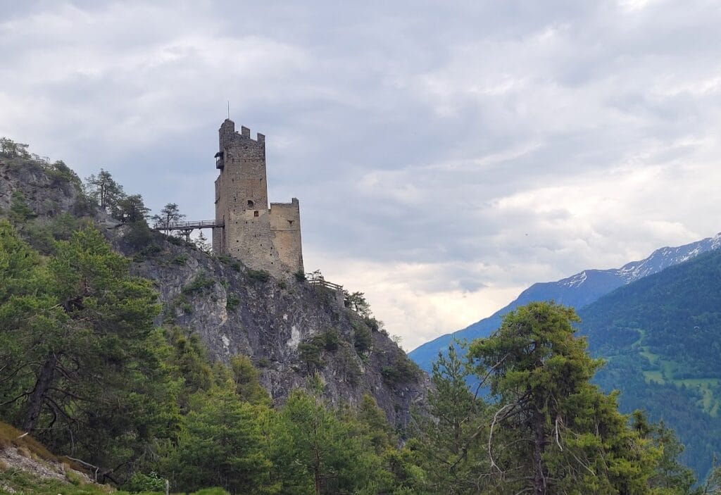 Burg Schrofenstein: A Medieval Rock Castle in Austria 1 Burg Schrofenstein