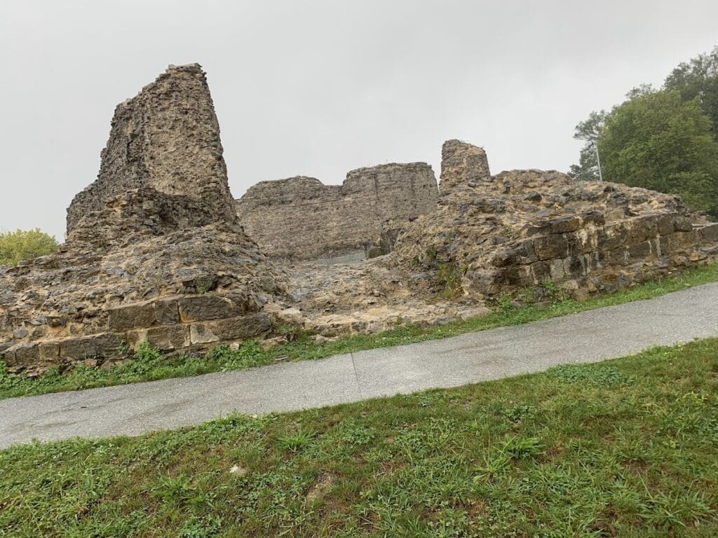 Gaztelu Zahar gaztelua: A Frontier Fortress in Spain 2 Gaztelu Zahar gaztelua