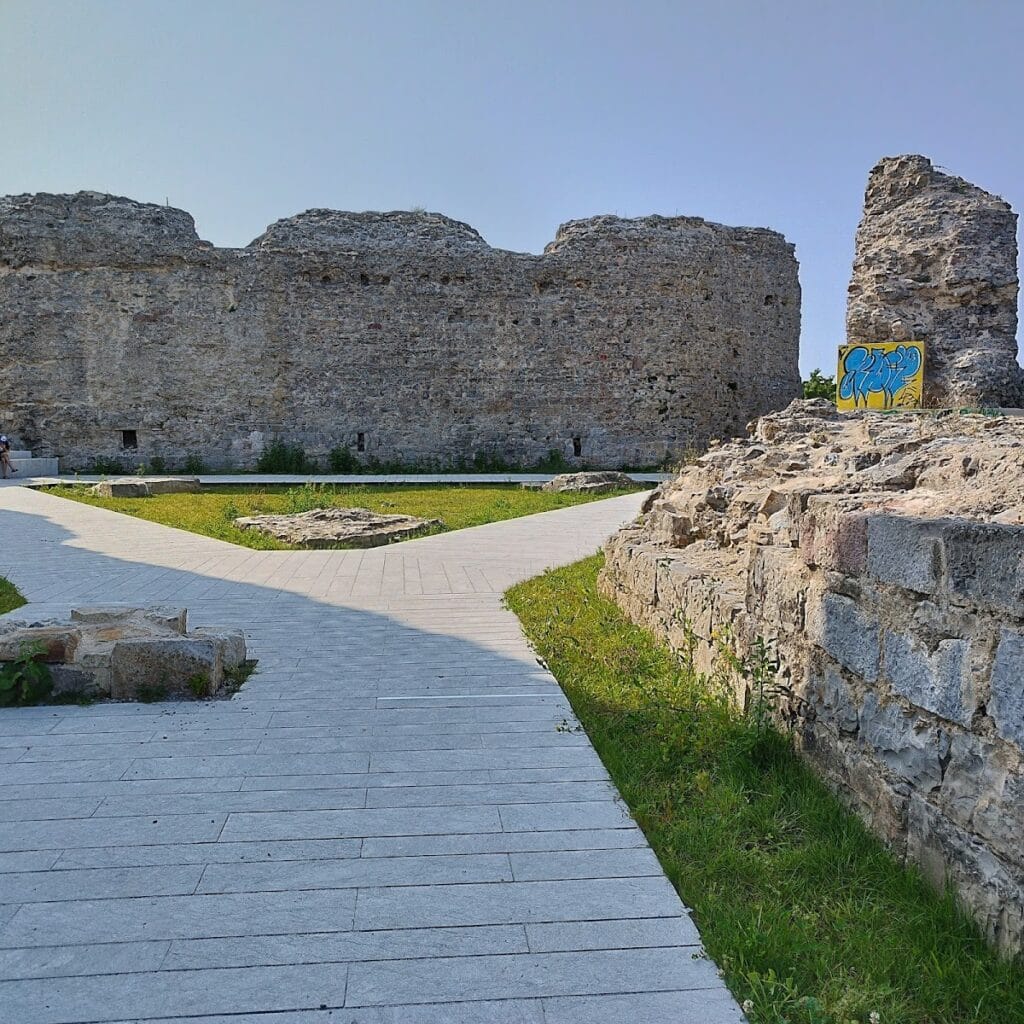 Gaztelu Zahar gaztelua: A Frontier Fortress in Spain 3 Gaztelu Zahar gaztelua