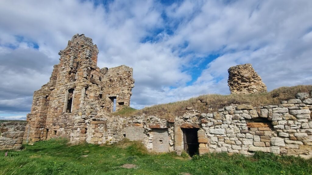 Newark Castle: A Historic Scottish Coastal Fortress 6 Newark Castle