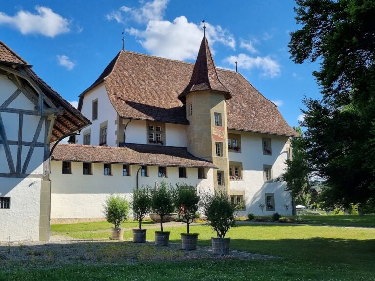 Schwarzenburg Castle: A Historic Administrative Center in Switzerland