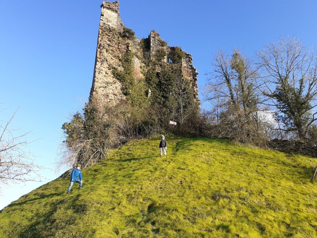 Château de Brosse: A Medieval Fortress in Chaillac, France 7 Château de Brosse
