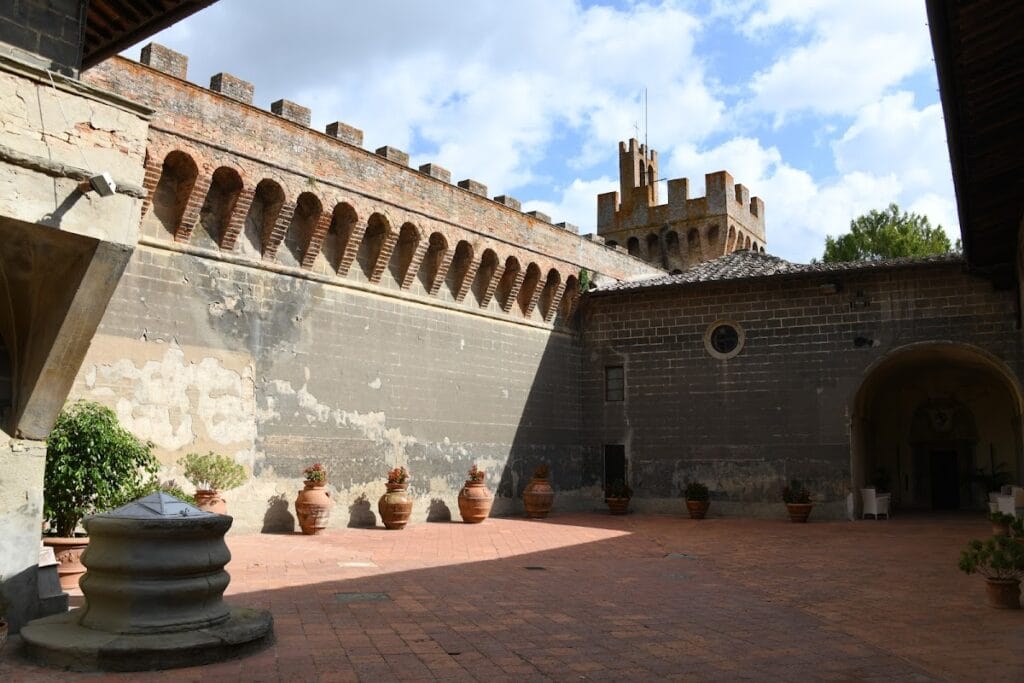 Castello di Oliveto: A Fifteenth-Century Country House in Italy 2 Castello di Oliveto