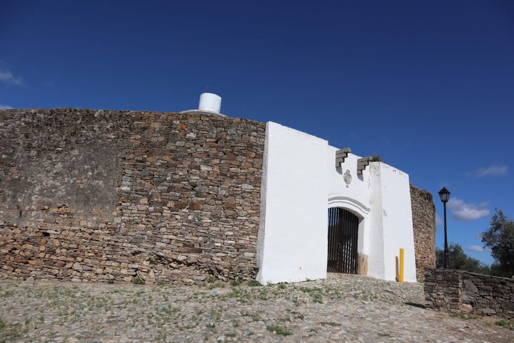 Castle of Cabeço de Vide: A Frontier Fortress in Portugal 1 Castelo de Cabeço de Vide