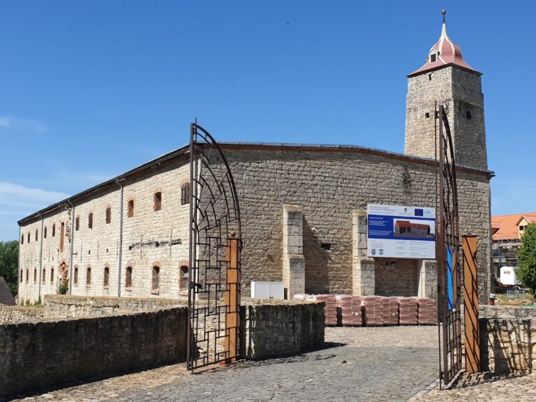 Hausneindorf Castle: A Medieval Fortress and Estate in Germany