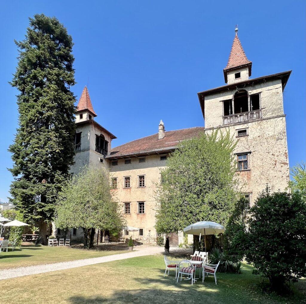 Fahlburg Castle: A Medieval and Renaissance Landmark in Italy 7 Fahlburg
