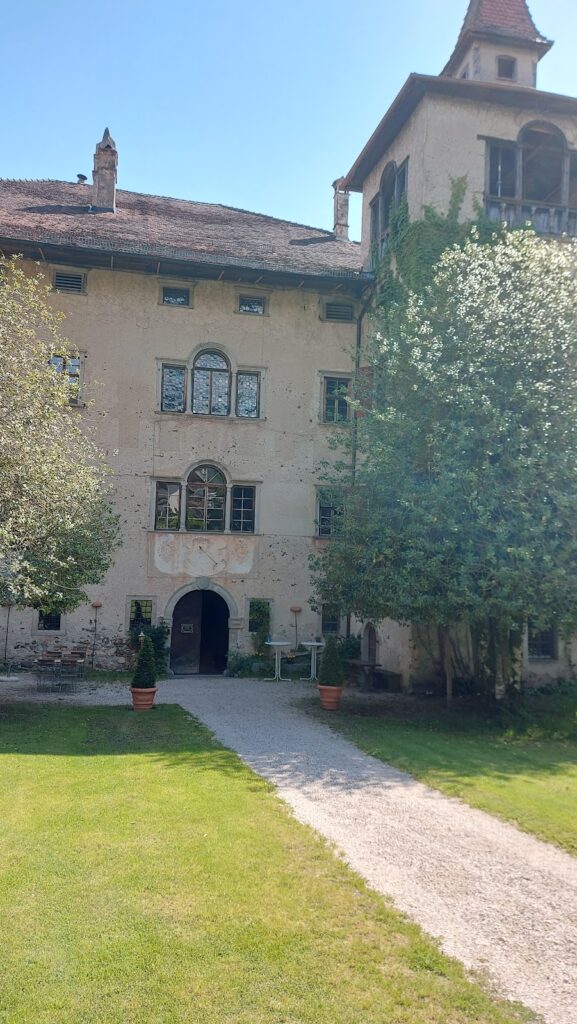 Fahlburg Castle: A Medieval and Renaissance Landmark in Italy 8 Fahlburg