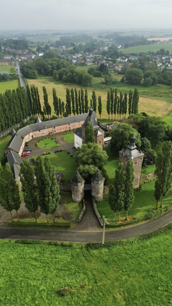 Sombreffe Castle: A Historic Fortress and Residence in Belgium 8 Sombreffe Castle
