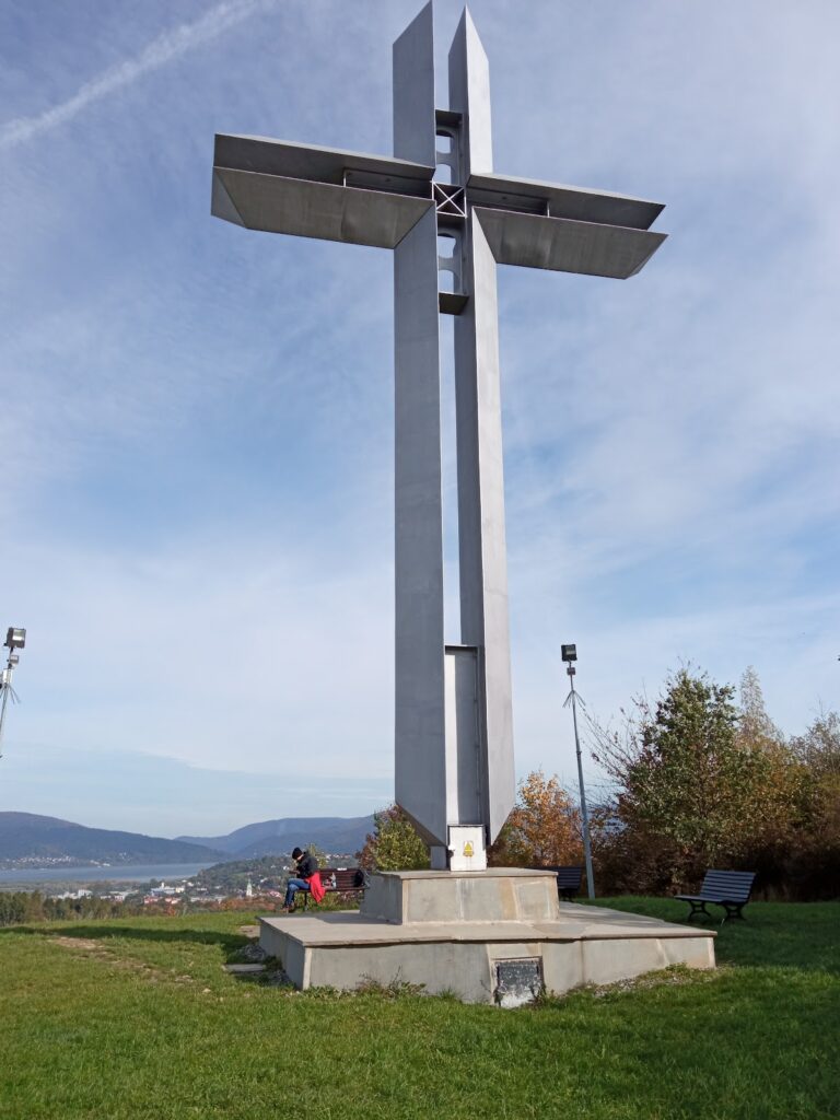 Zamek na wzgórzu Grojec: A Medieval Stronghold in Żywiec, Poland