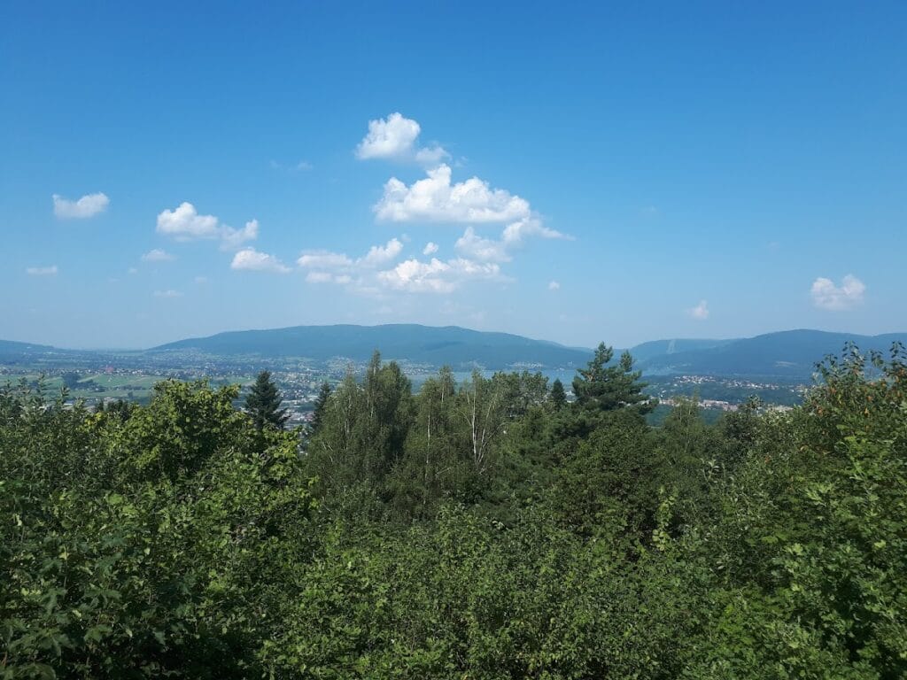 Grojec Hill Castle: A Destroyed Medieval Stronghold in Poland 3 Zamek na wzgórzu Grojec