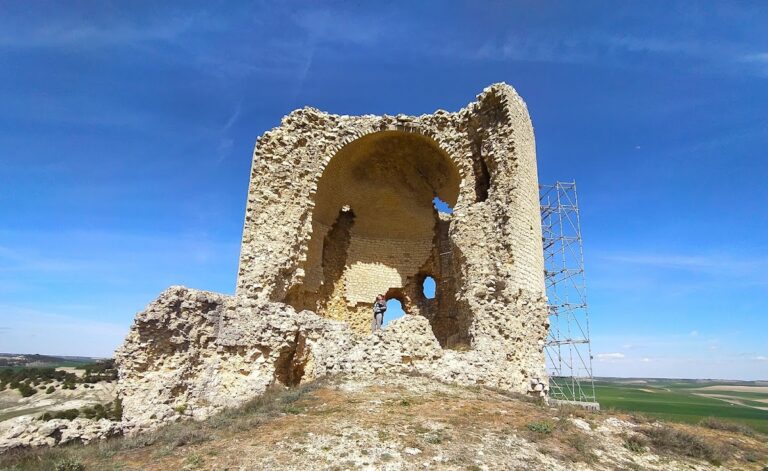 Castle of Mota del Marqués: A 13th-Century Fortification in Spain