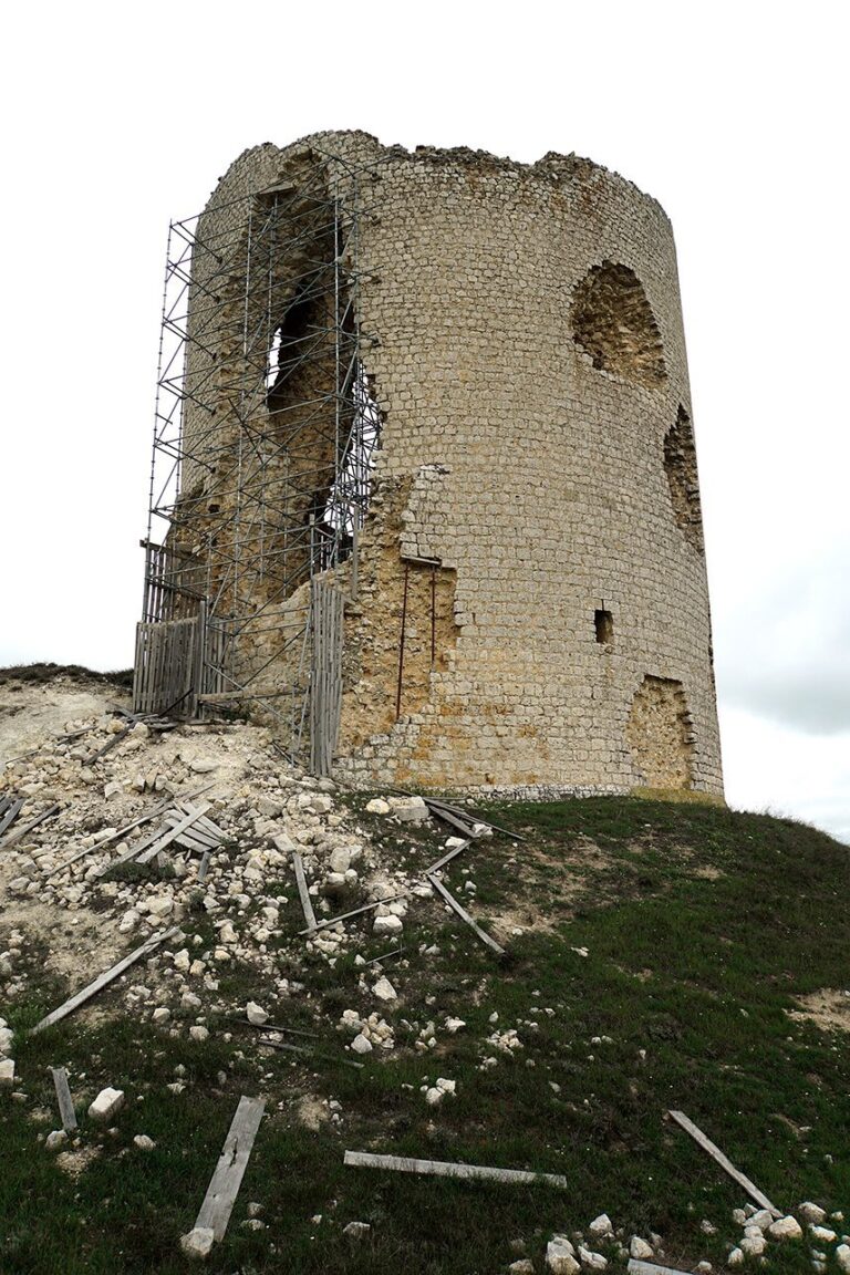 Castle of Mota del Marqués: A Seigneurial Fortress in Valladolid
