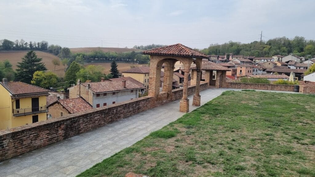 Castello di Pomaro Monferrato: A Hilltop Fortress and Noble Residence in Italy 3 Castello di Pomaro Monferrato