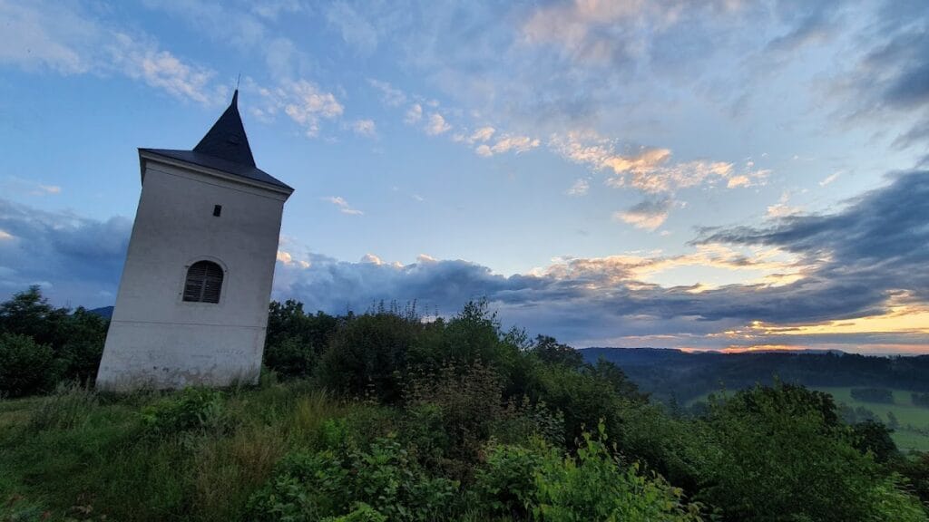 Levín Castle: A Presumed Gothic Castle Site in Czechia 1 Levín Castle