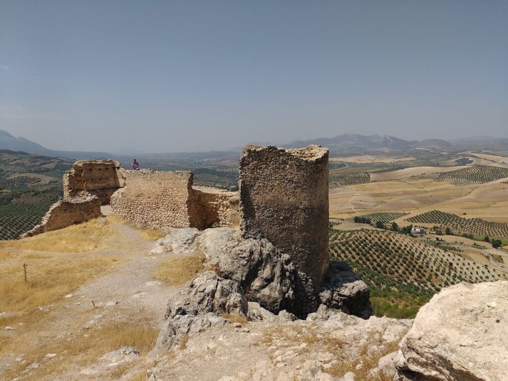 Castillo de Píñar: A Nasrid Frontier Fortress in Spain 2 Castillo de Píñar