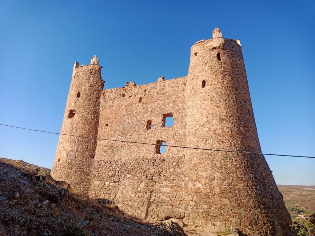 Castillo de Jarque: A Gothic Hilltop Fortress in Spain 1 Castillo de Jarque