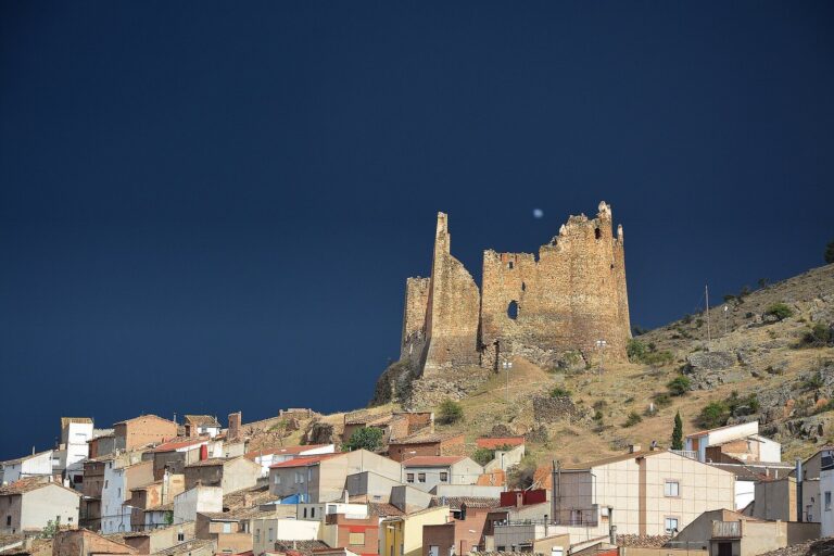 Castillo de Jarque: A Gothic Hilltop Fortress in Spain