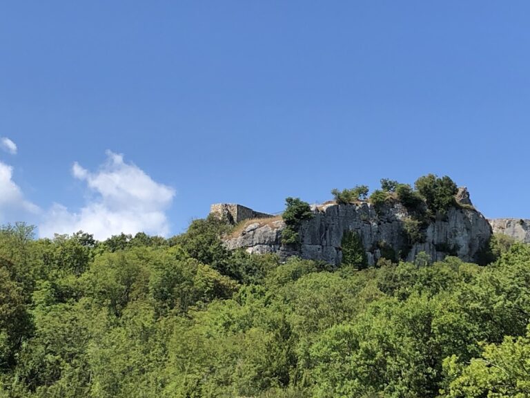 Rocca di Pietracassia: A Medieval Fortress in Lajatico, Italy