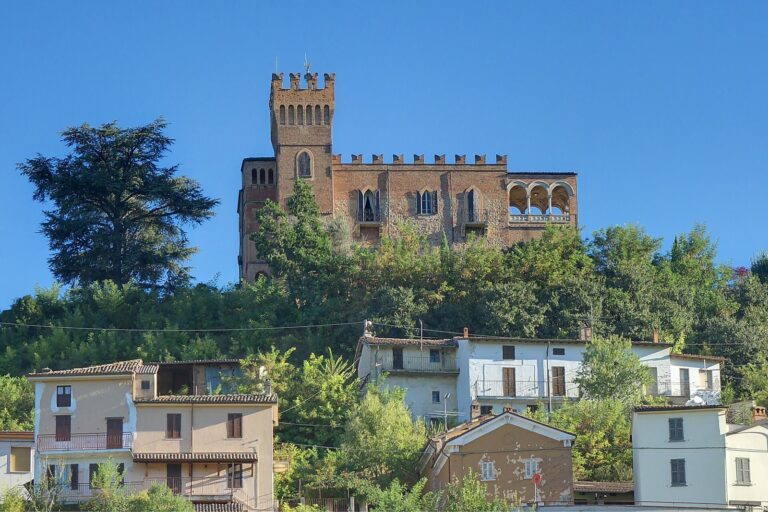 Castello di Mornico Losana: A Medieval Fortification in Italy