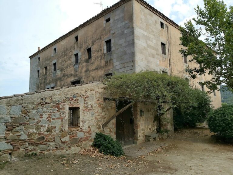 Castellnou de Llinars: A Renaissance Castle in Llinars del Vallès, Spain