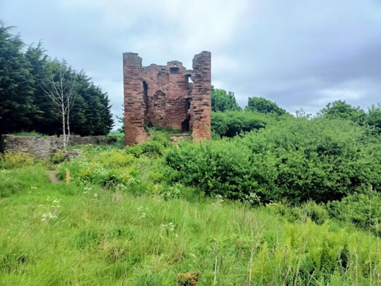 Macduff’s Castle: A Historic Scottish Stronghold Near East Wemyss