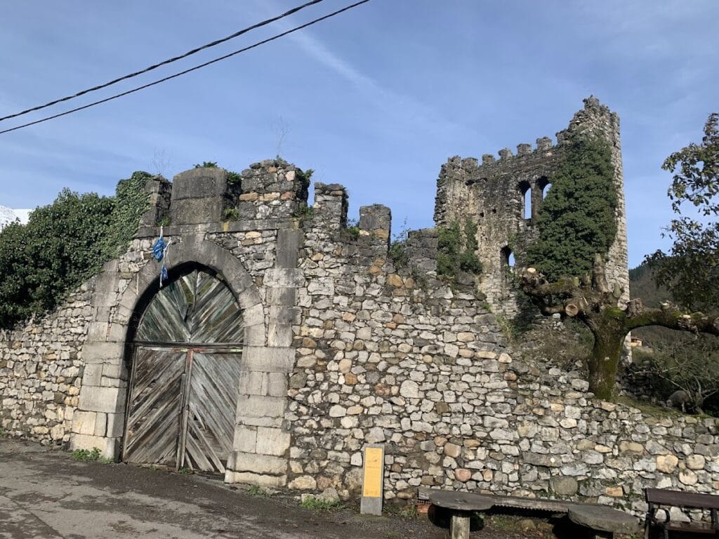 Castle of Soto: A Medieval Noble Residence and Fortress in Asturias 2 Castle of Soto