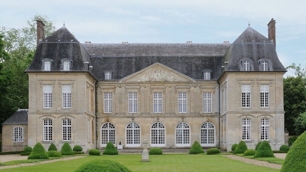 Château de Boury: A Louis XIV-Era Pleasure Residence in France 1 Château de Boury