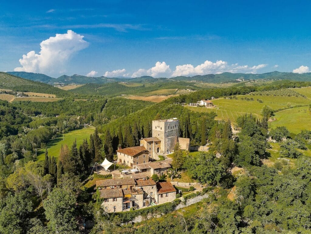 Castello di Tornano: An Early Medieval Castle in Tuscany 1 Castello di Tornano