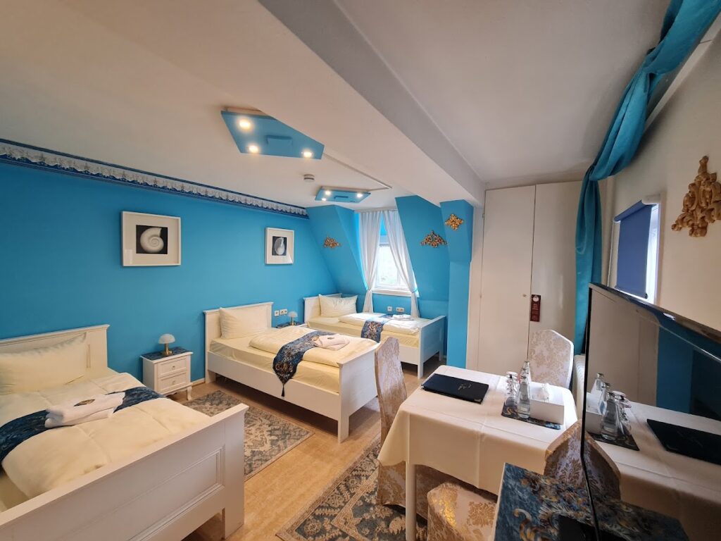 Schachtenburg Castle: A Historic Noble Residence in Schlitz, Germany 7 Schachtenburg