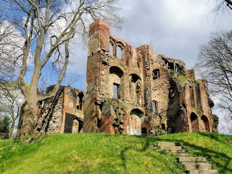 Dobra Castle: A Medieval Fortress in Poland
