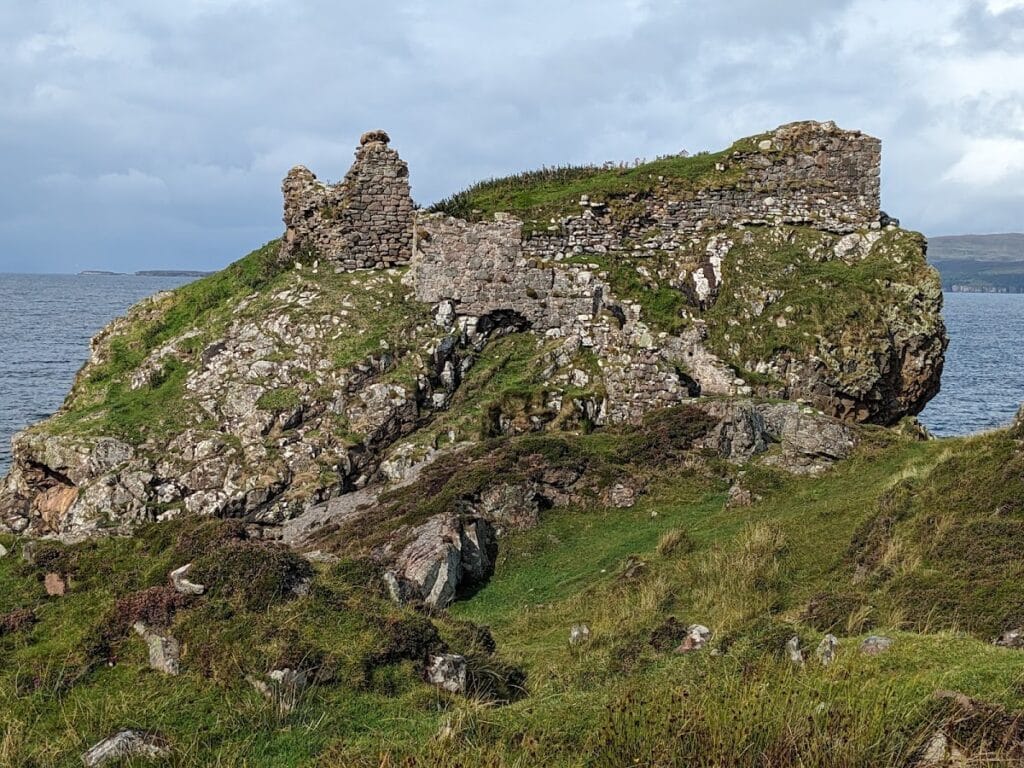 Dunscaith Castle: A Medieval Stronghold on the Isle of Skye 1 Dunscaith Castle