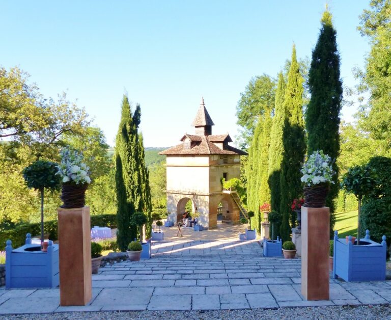 Château de Cas: A Historic Castle in Espinas, France