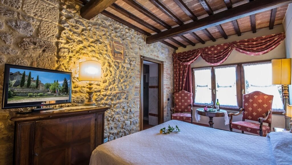 Castel Pietraio: A Fortified Complex on the Via Francigena in Italy 2 Castel Pietraio