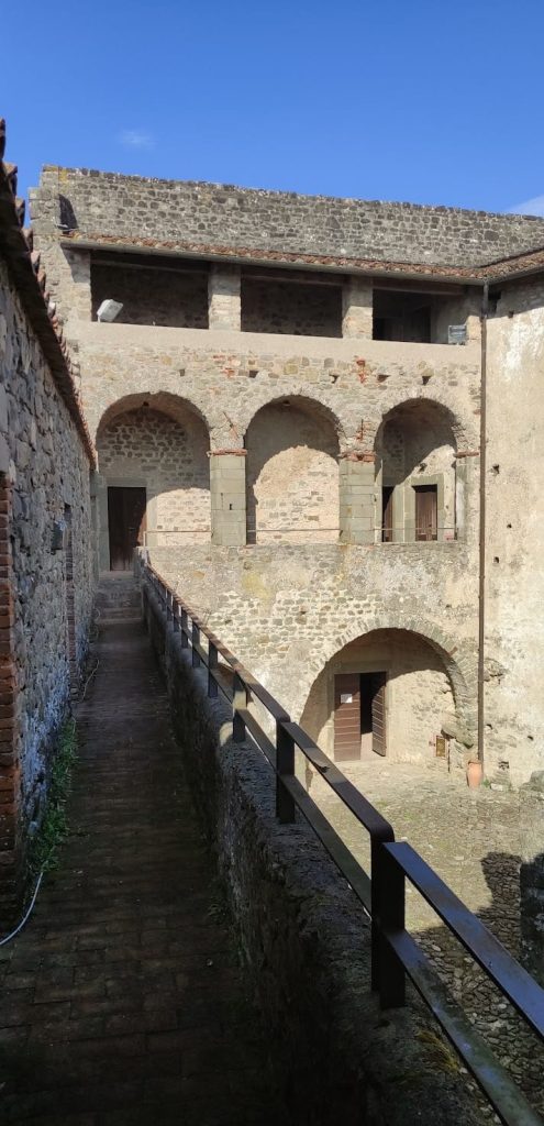 Castello di Lusuolo: A Medieval Fortress Overlooking the Magra Valley 3 Castello di Lusuolo
