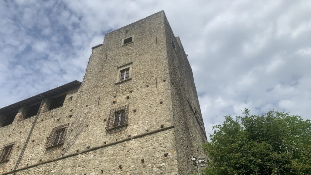 Castello di Lusuolo: A Medieval Fortress Overlooking the Magra Valley 4 Castello di Lusuolo